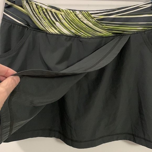 Tek Gear DryTEK Faux Wrap Skort, size Large, good condition. - Picture 2 of 6